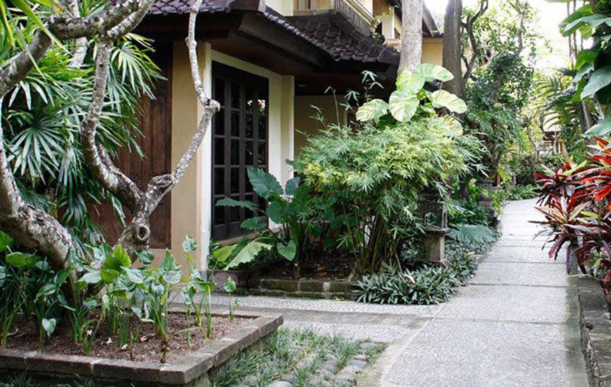 Hotel Puri Bambu Jimbaran Exterior foto