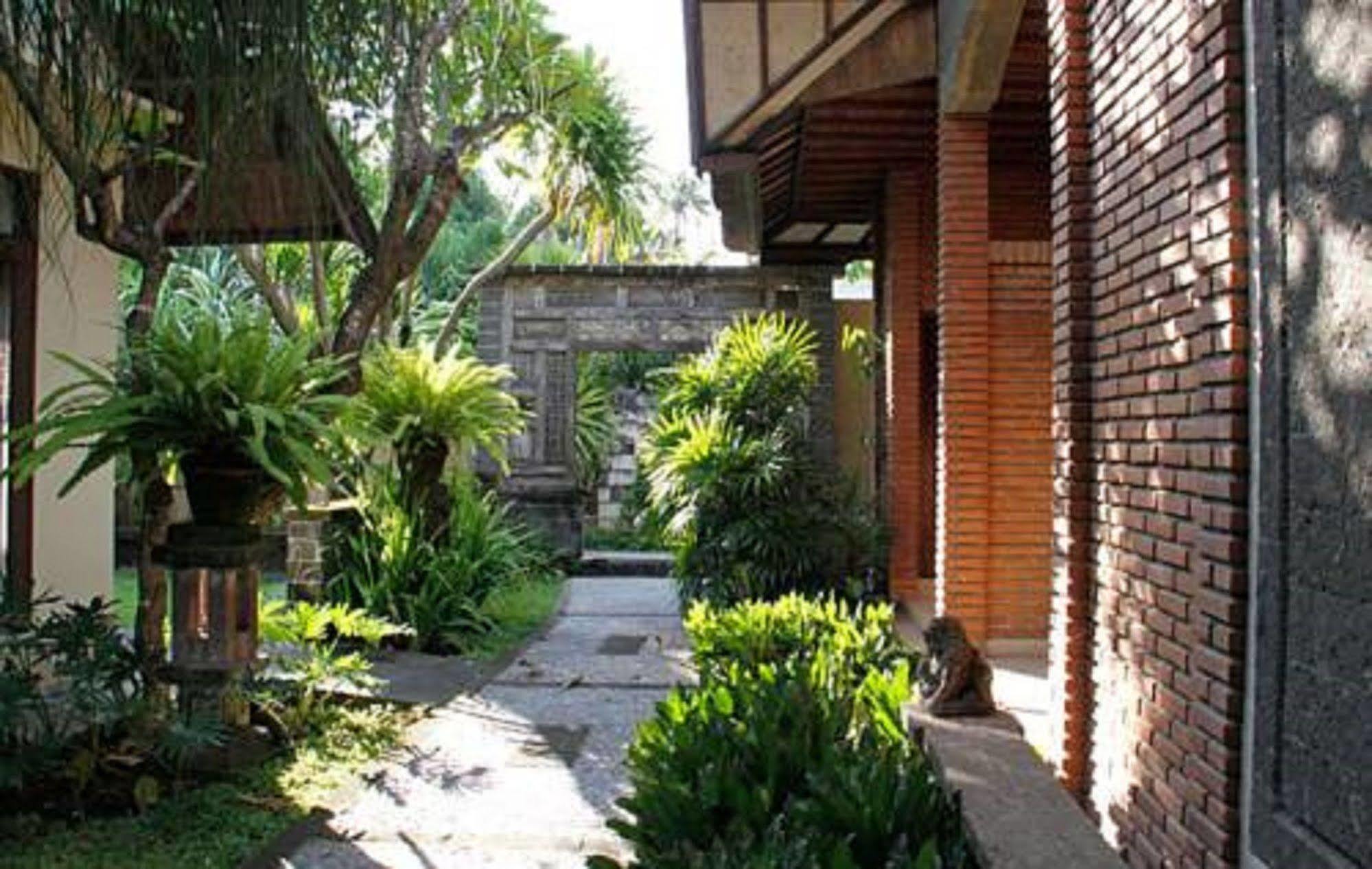 Hotel Puri Bambu Jimbaran Exterior foto